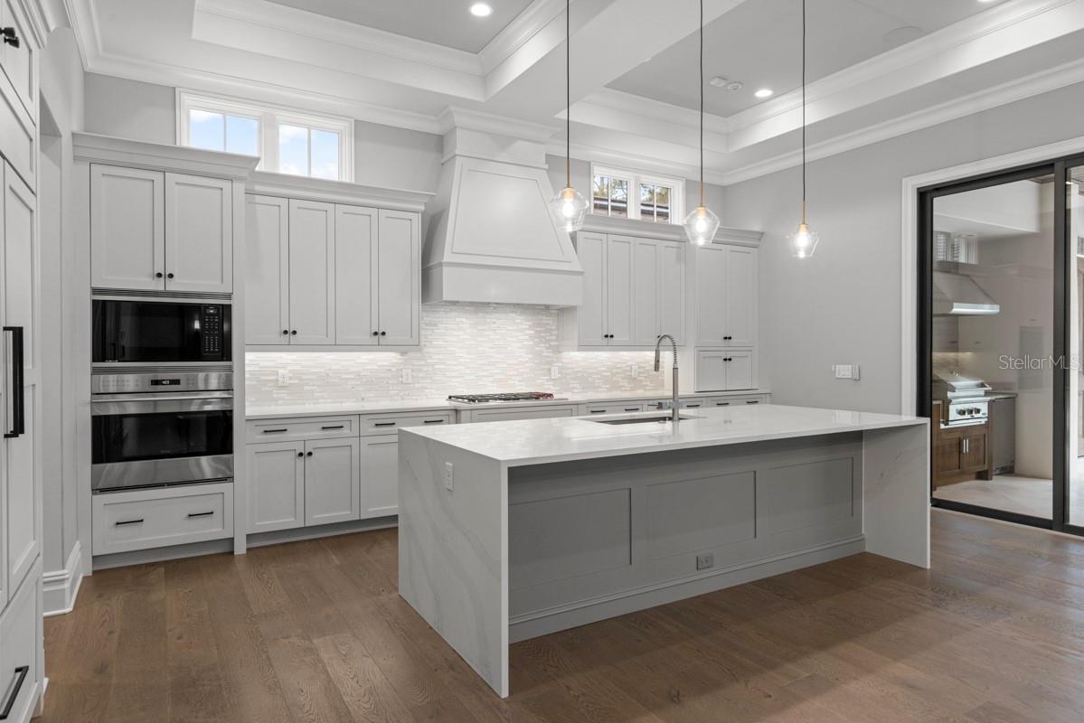O6431116 Property Photo