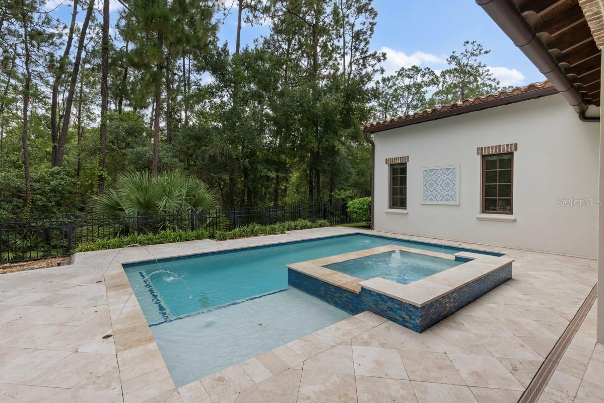 O6431116 Property Photo