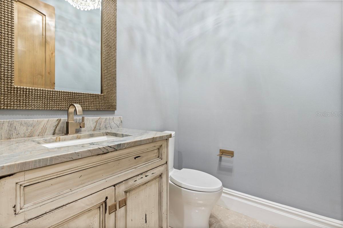 O6431116 Property Photo