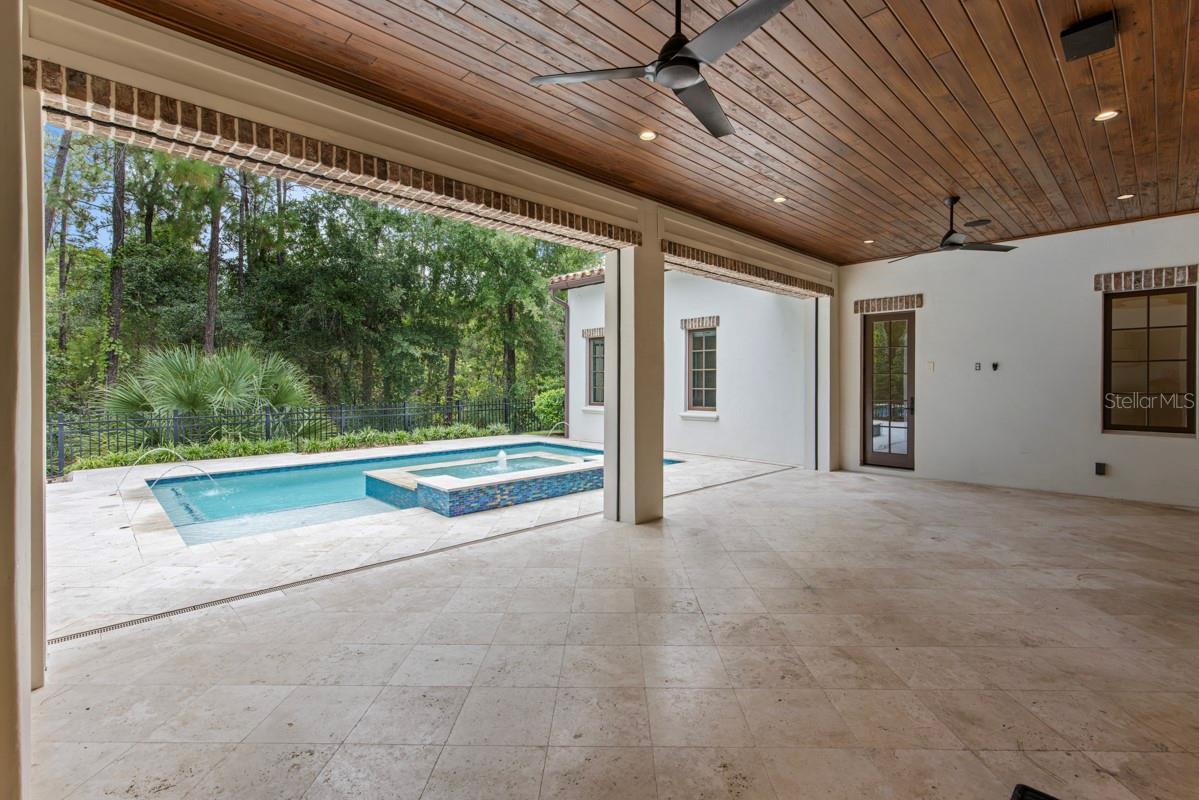 O6431116 Property Photo