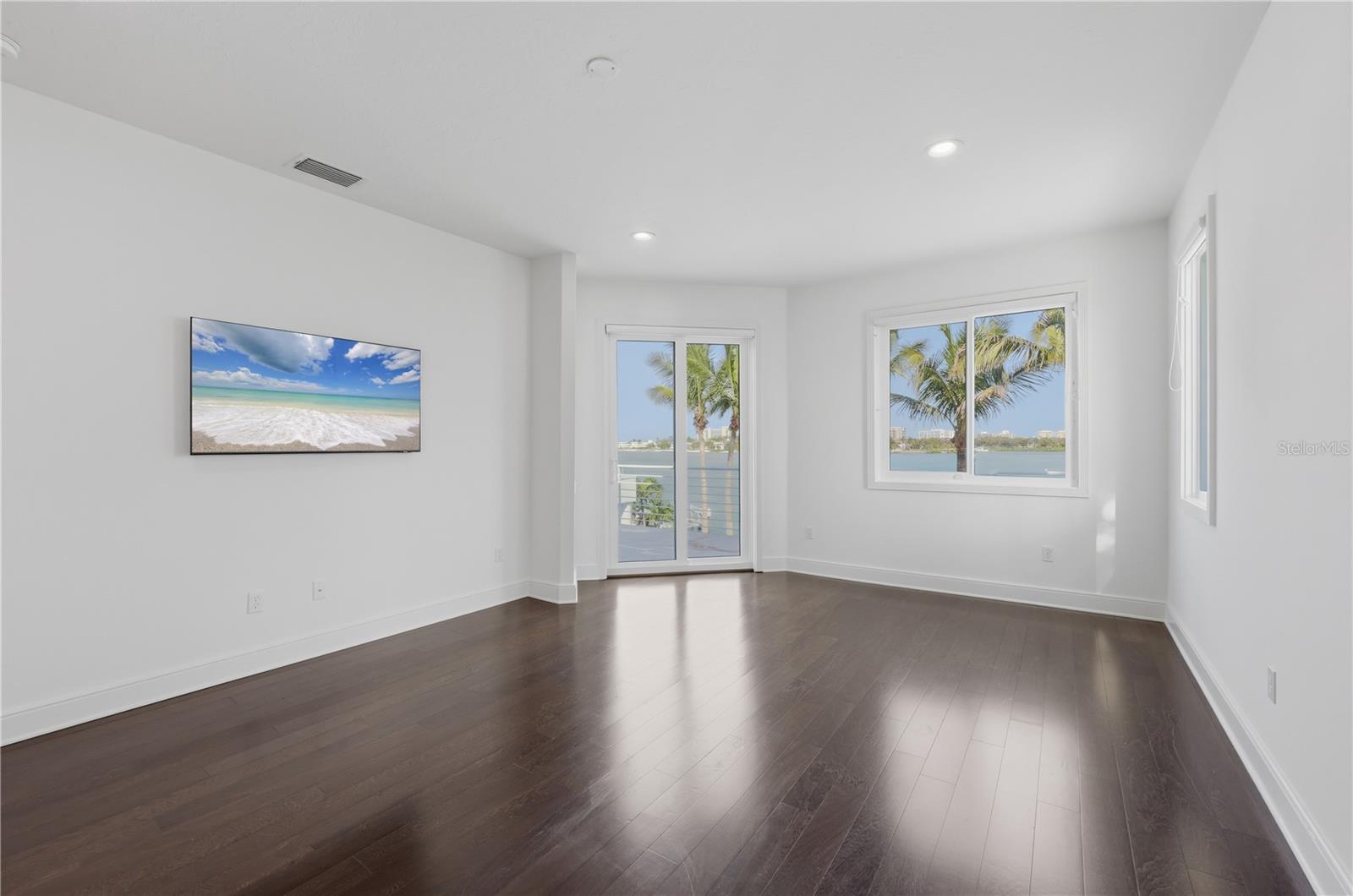 A4702218 Property Photo