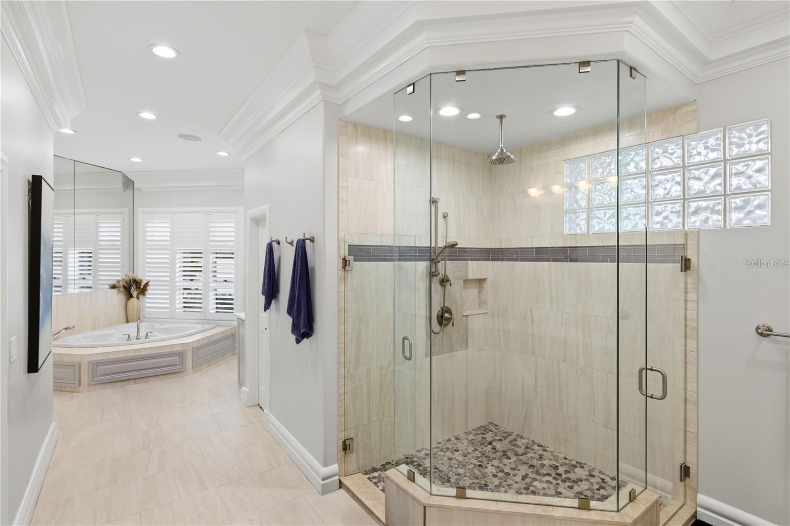 A4702241 Property Photo