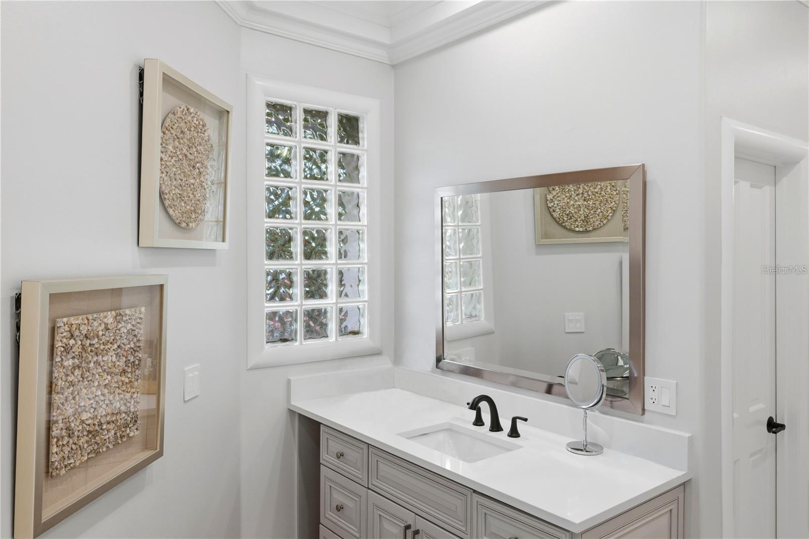 A4702241 Property Photo