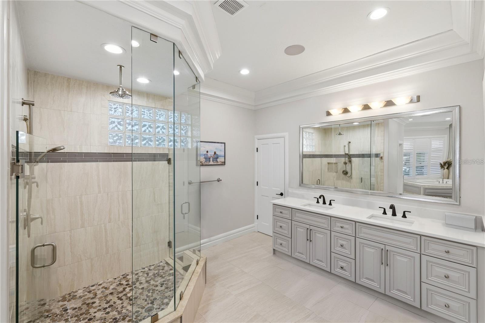 A4702241 Property Photo