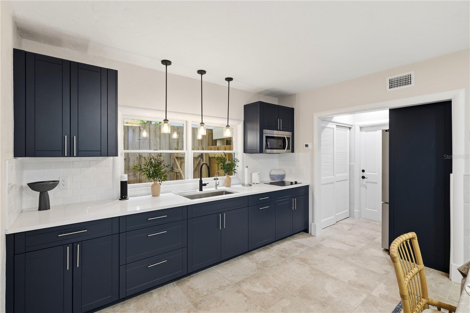A4702241 Property Photo
