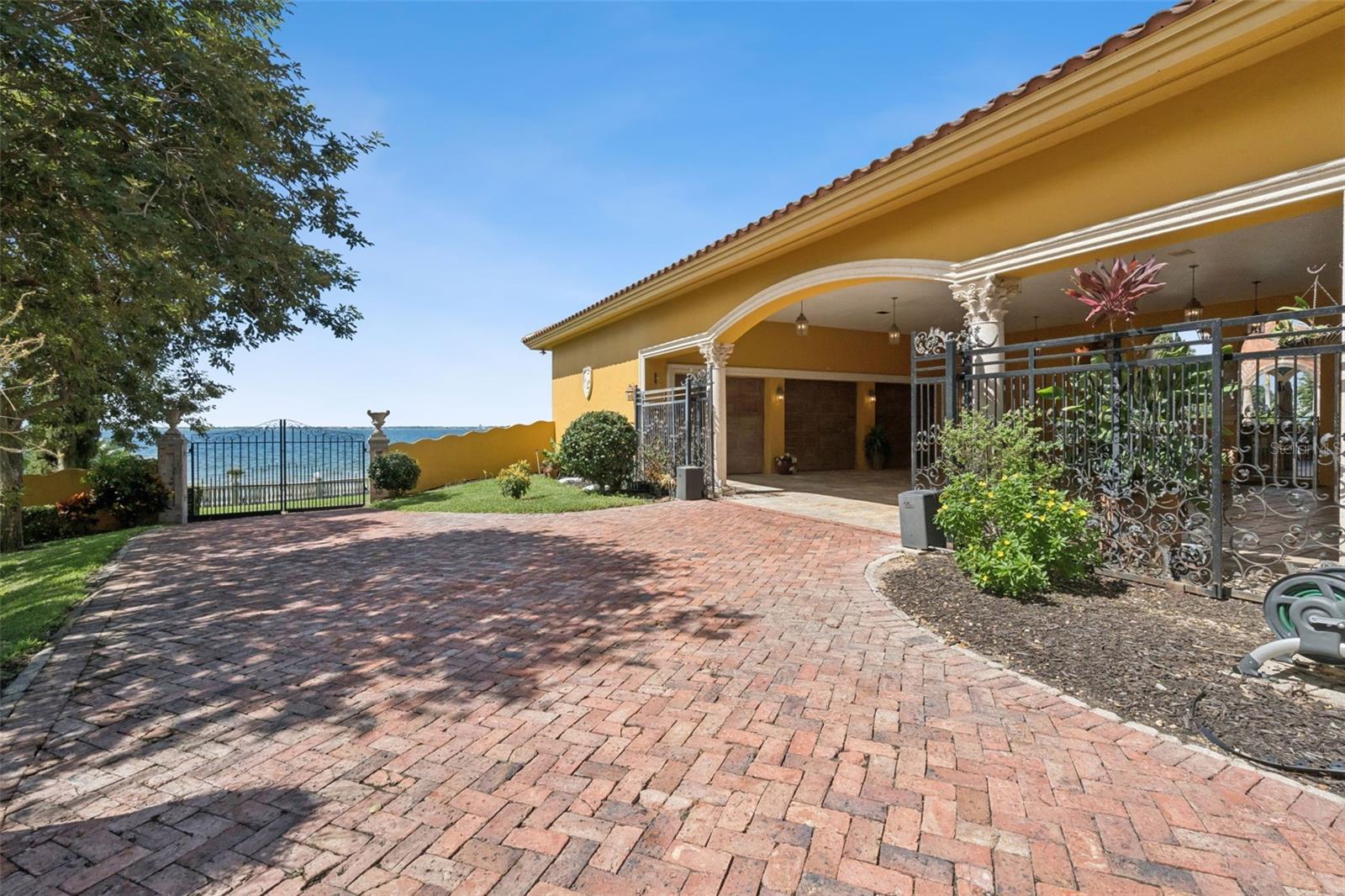 O6431426 Property Photo