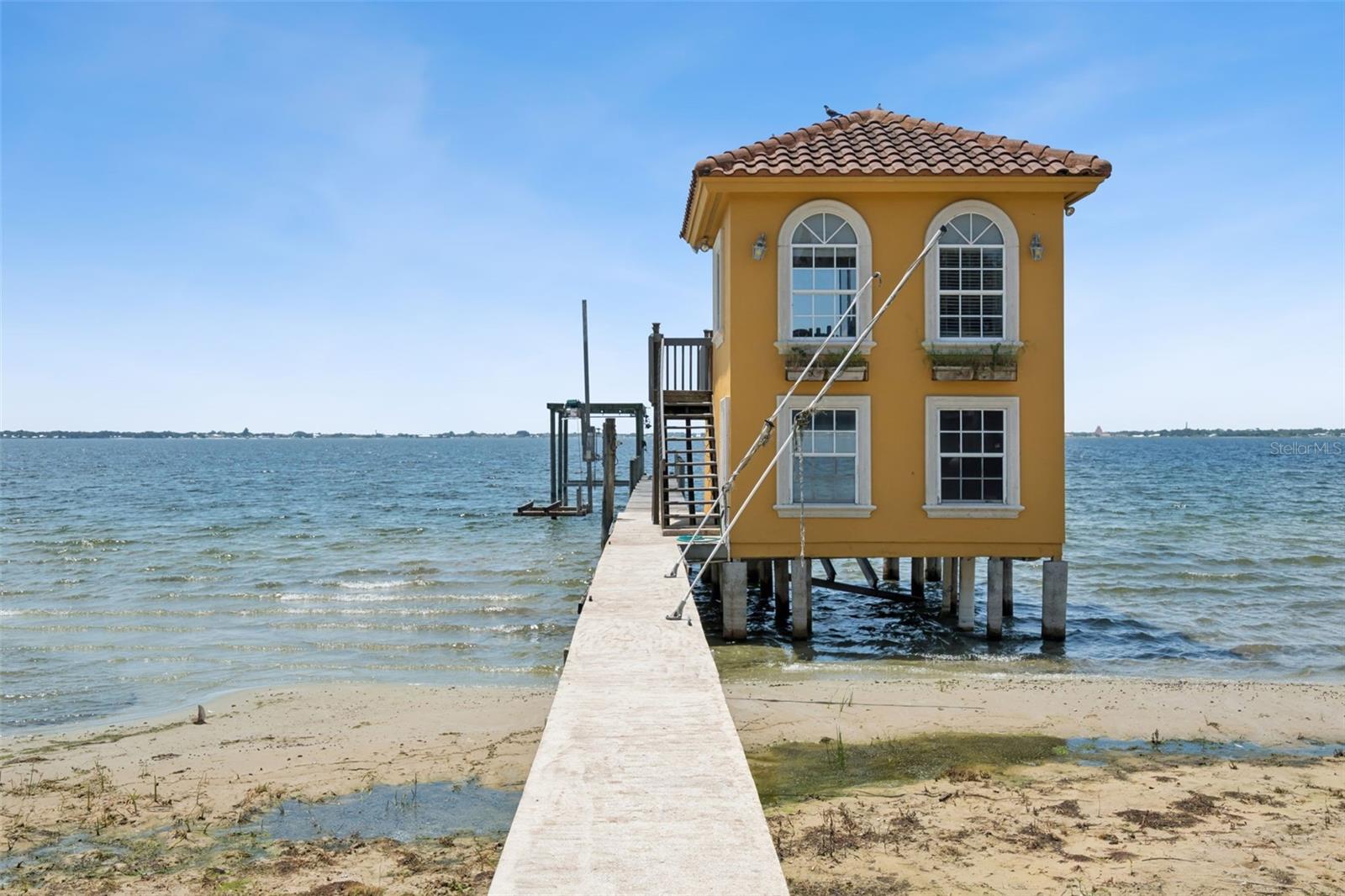 O6431426 Property Photo
