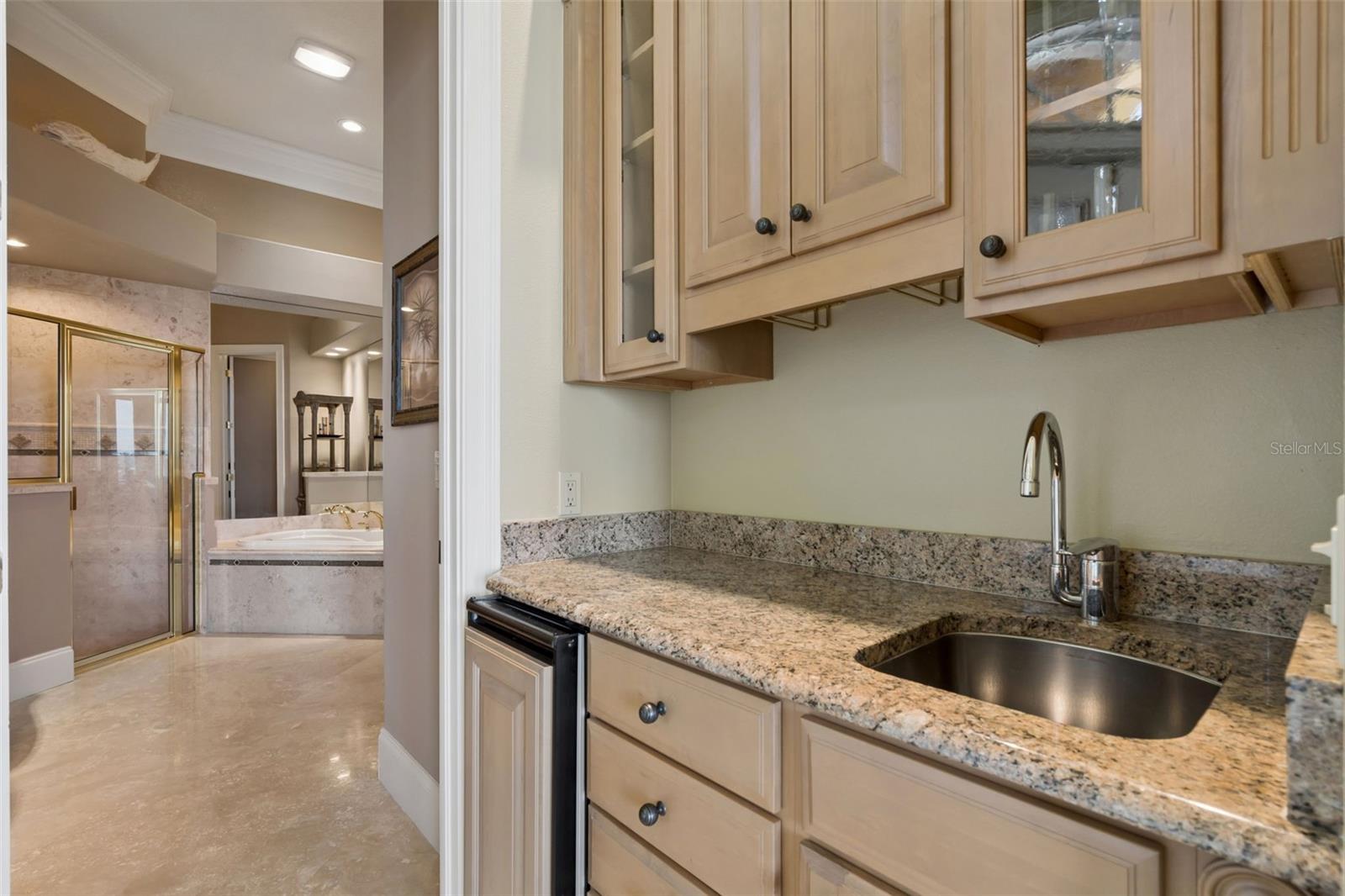 O6431426 Property Photo