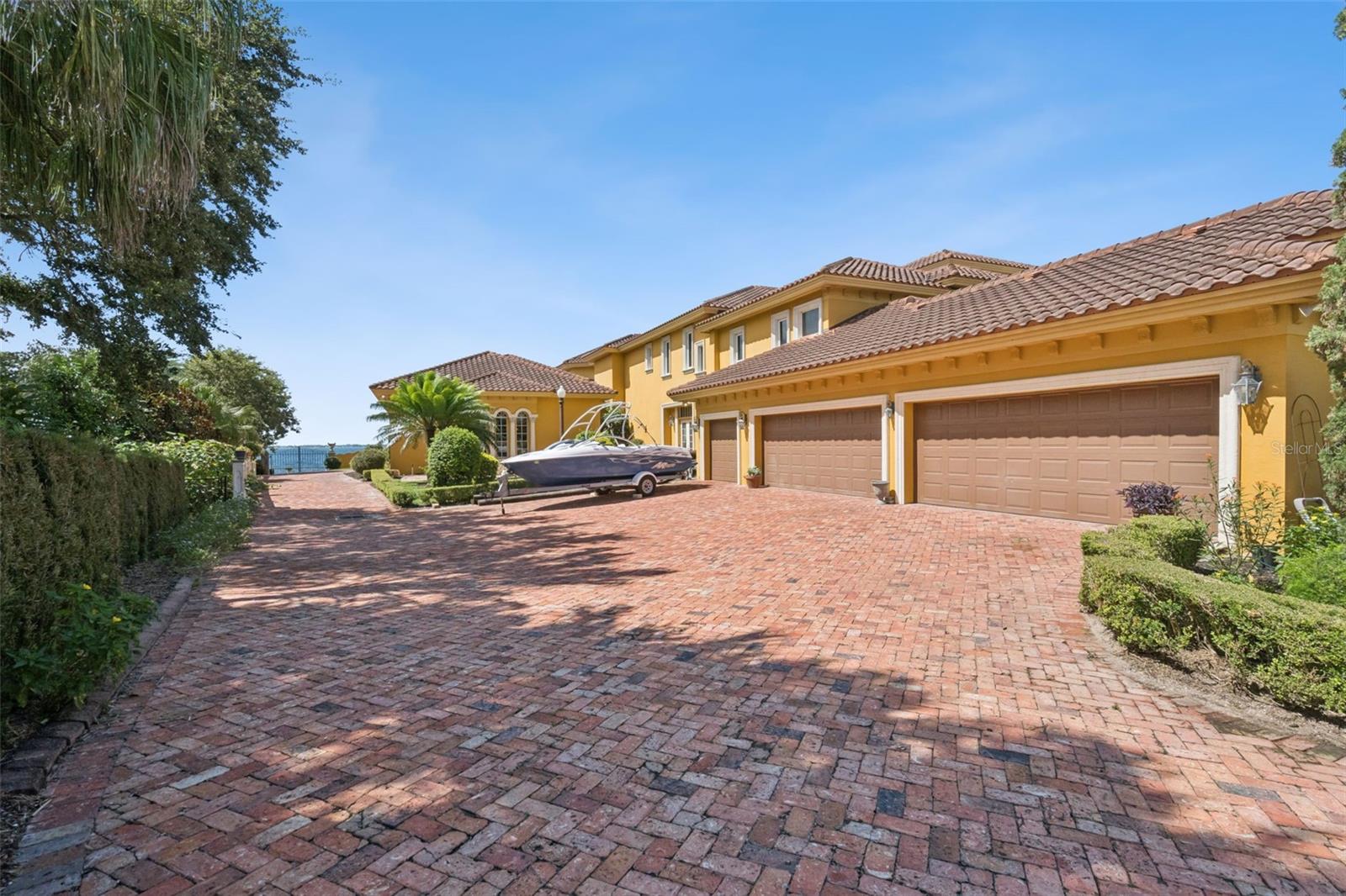 O6431426 Property Photo
