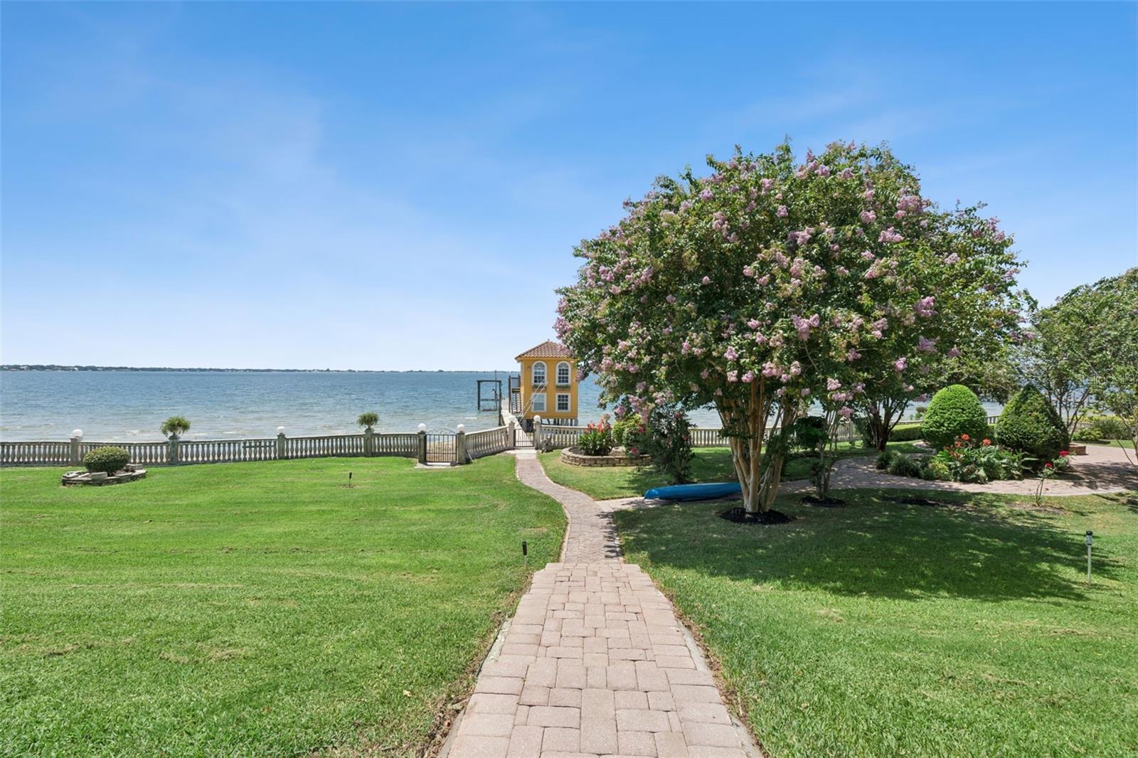 O6431426 Property Photo