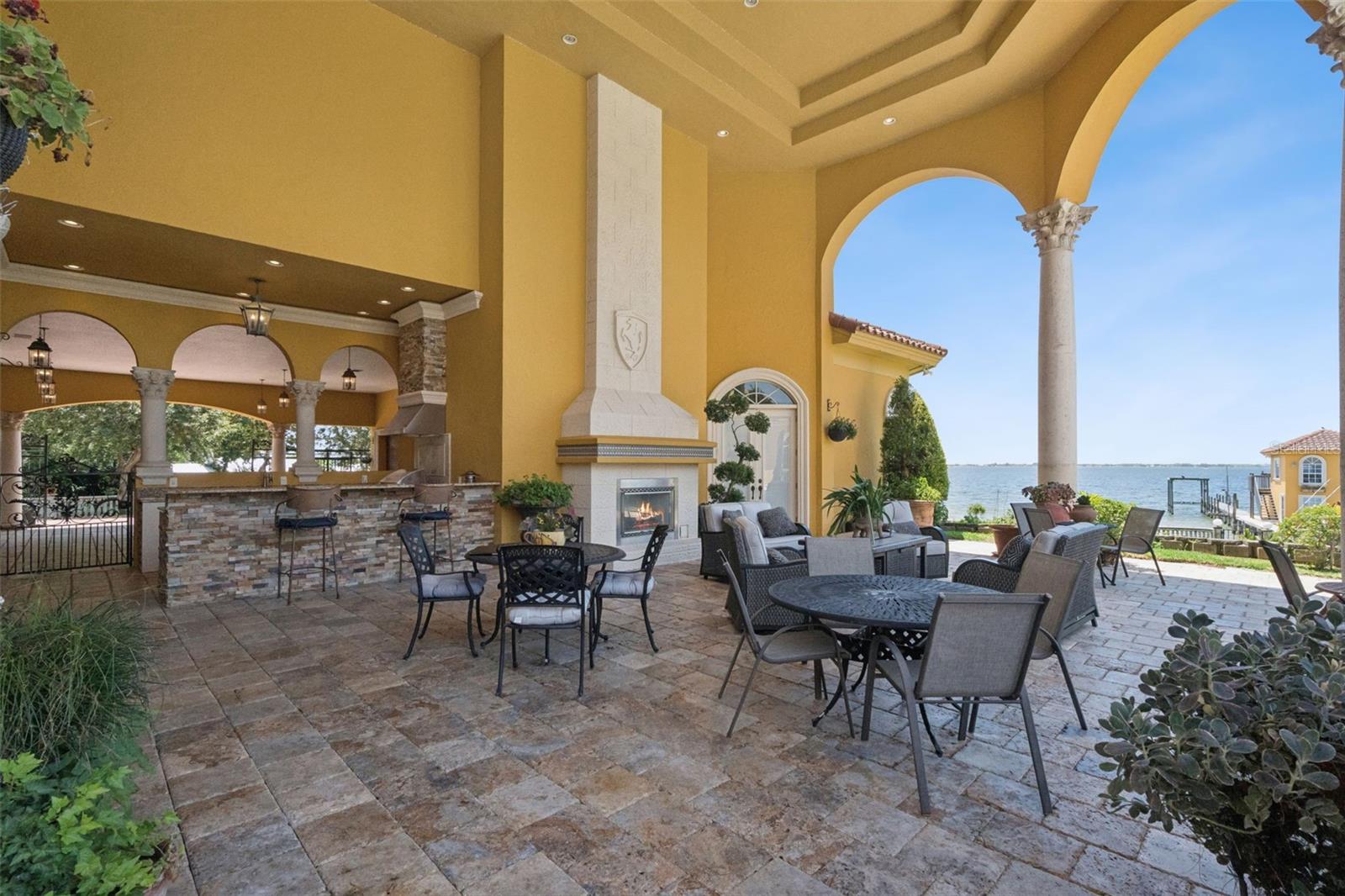 O6431426 Property Photo