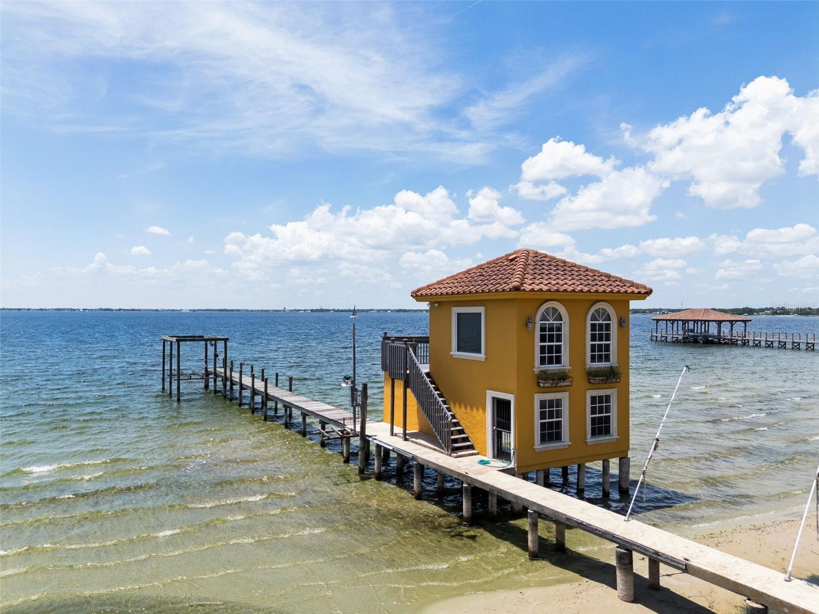 O6431426 Property Photo