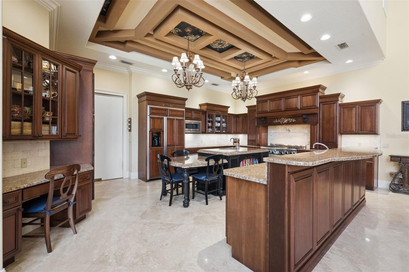 O6431426 Property Photo