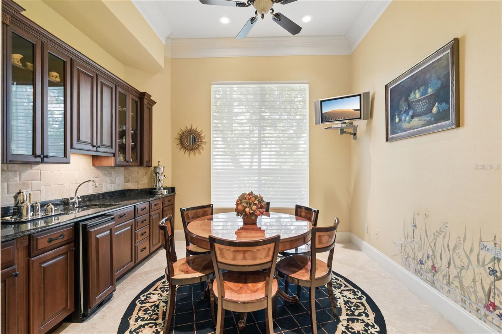 O6431426 Property Photo