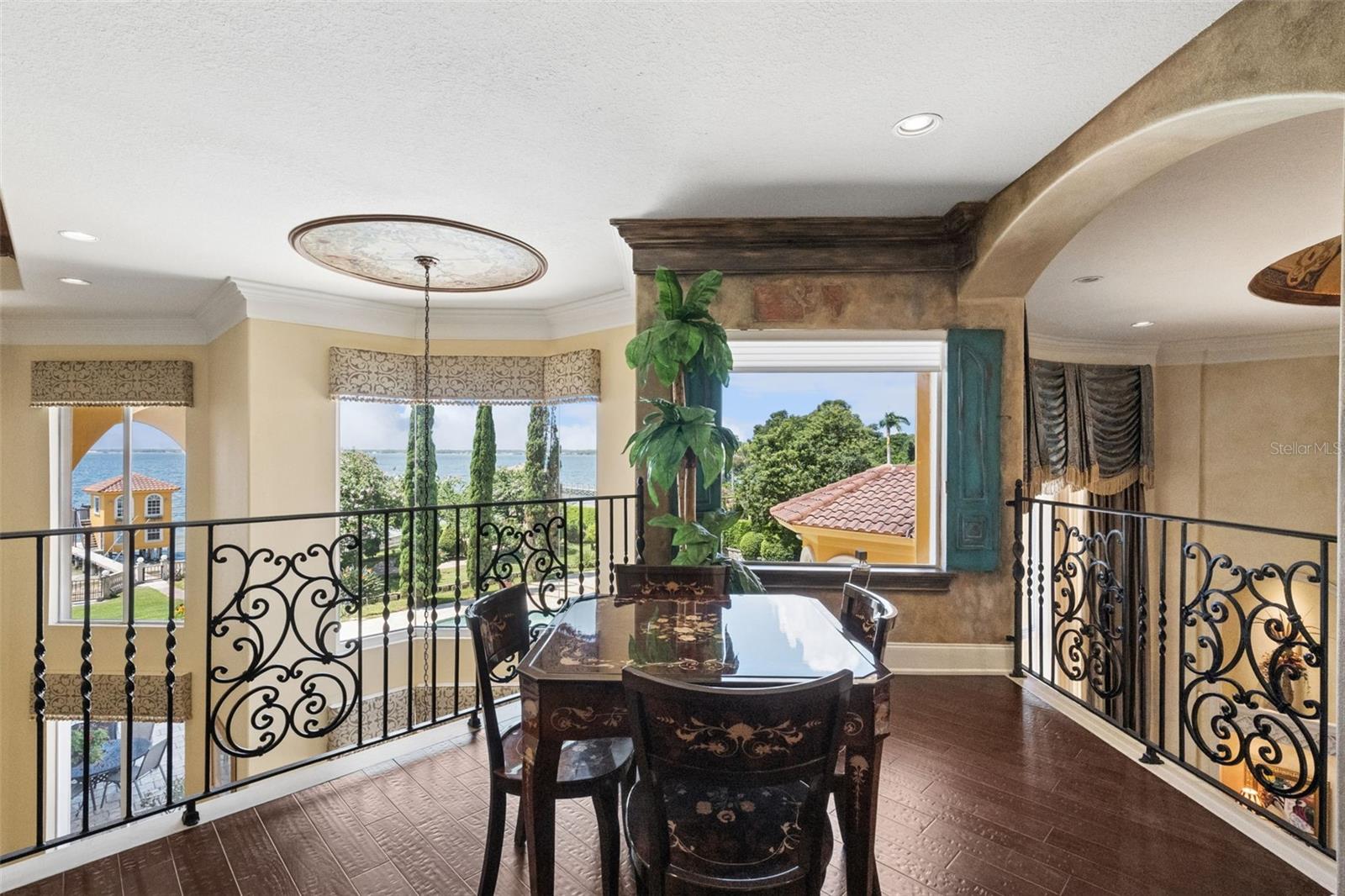 O6431426 Property Photo