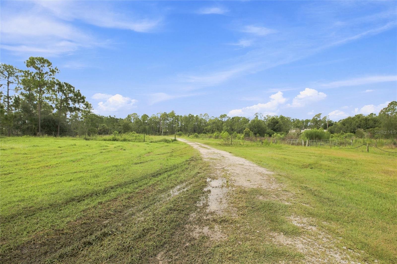 A4702274 Property Photo