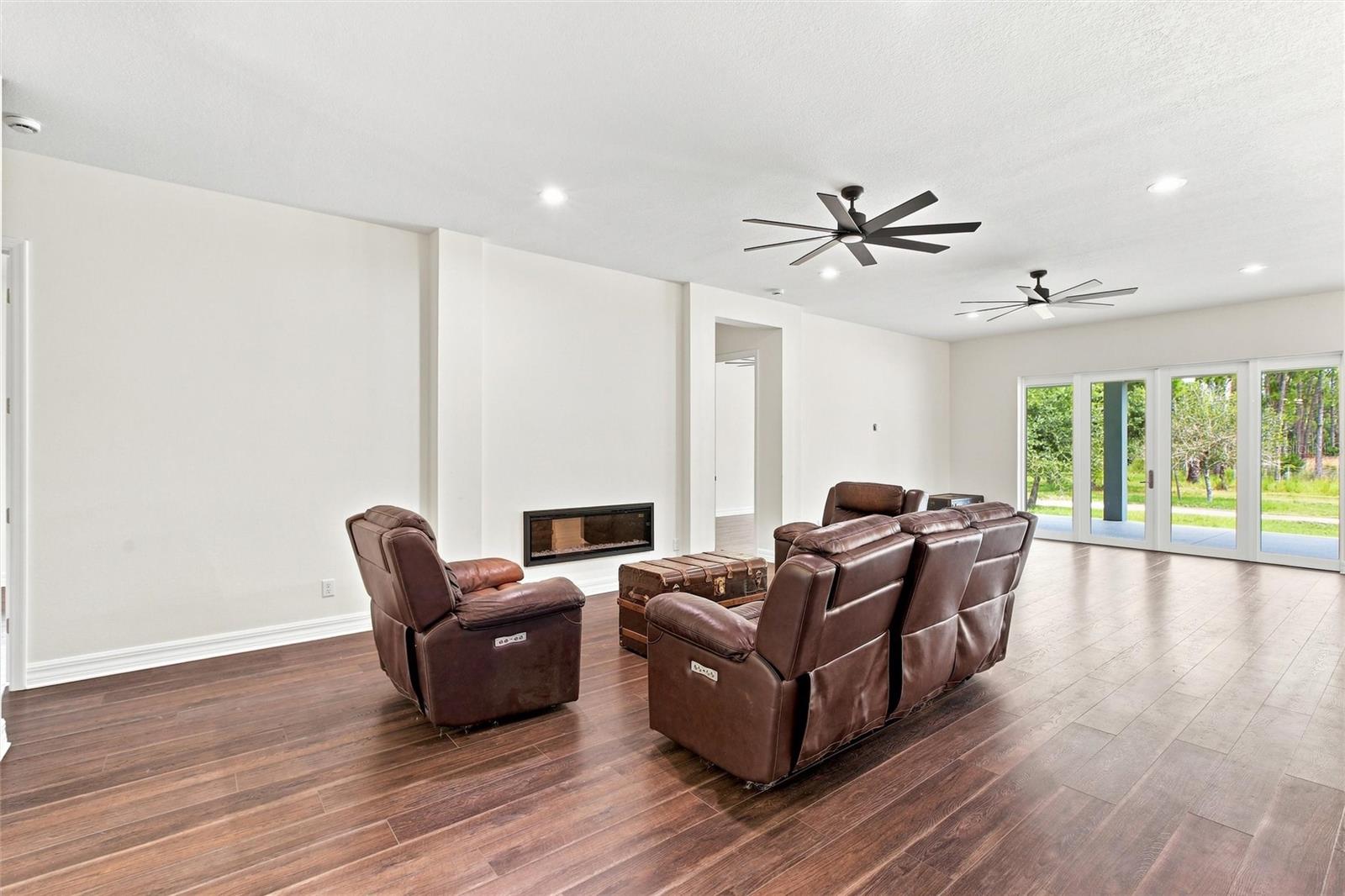A4702274 Property Photo
