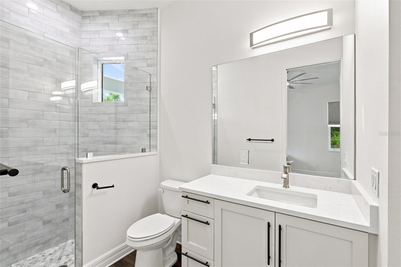 A4702274 Property Photo