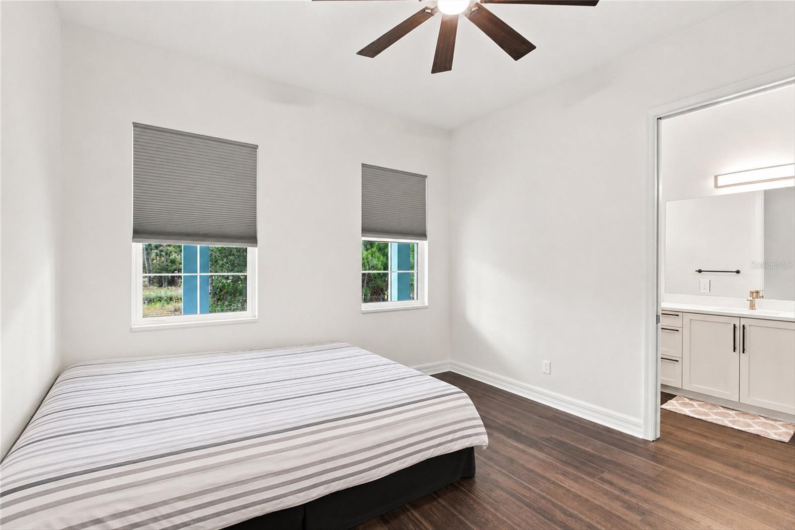 A4702274 Property Photo