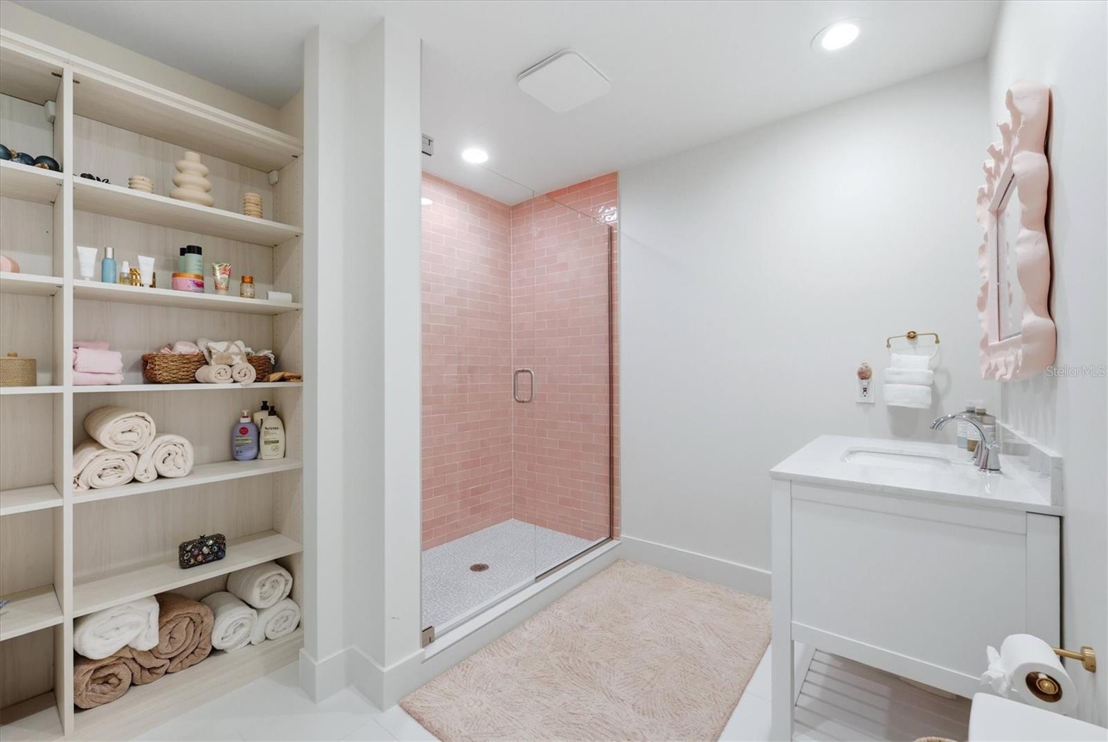 A4702281 Property Photo