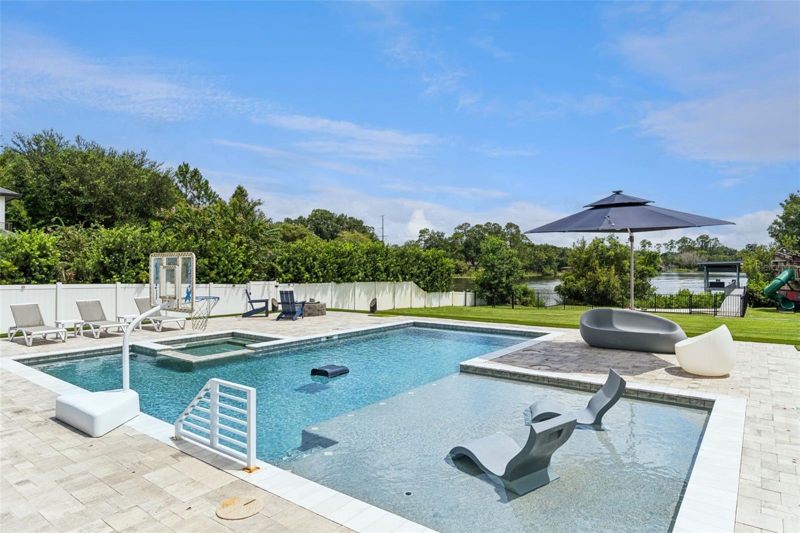 O6432145 Property Photo