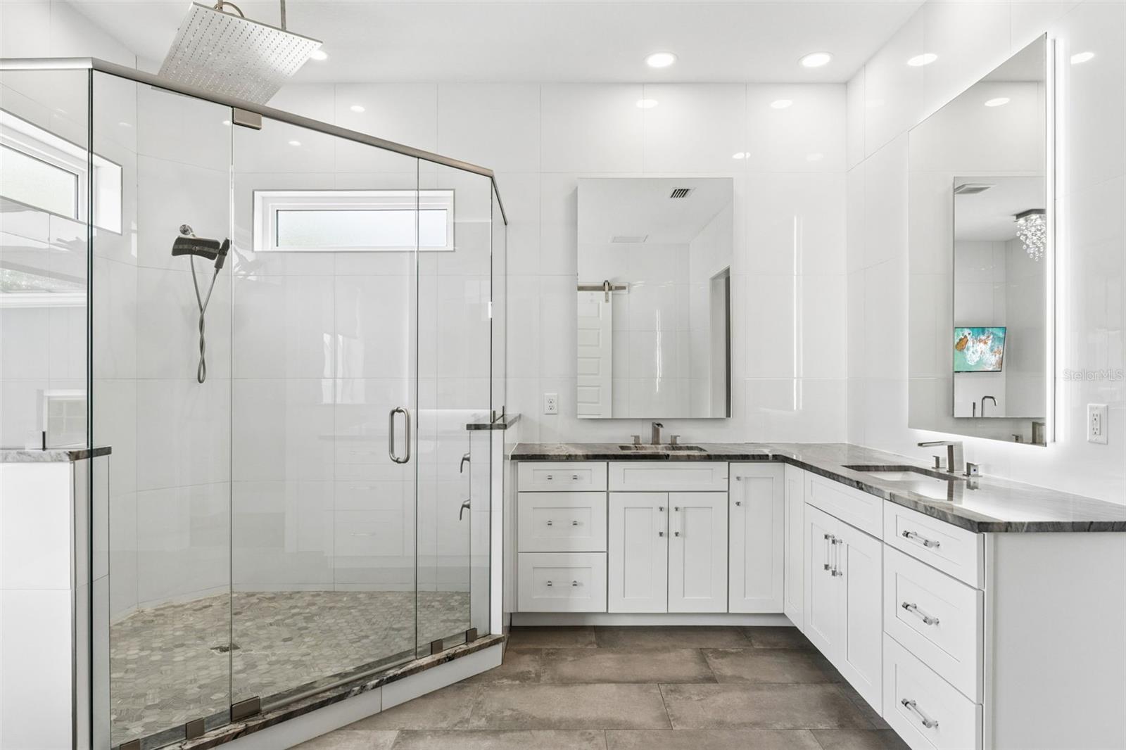 O6432145 Property Photo