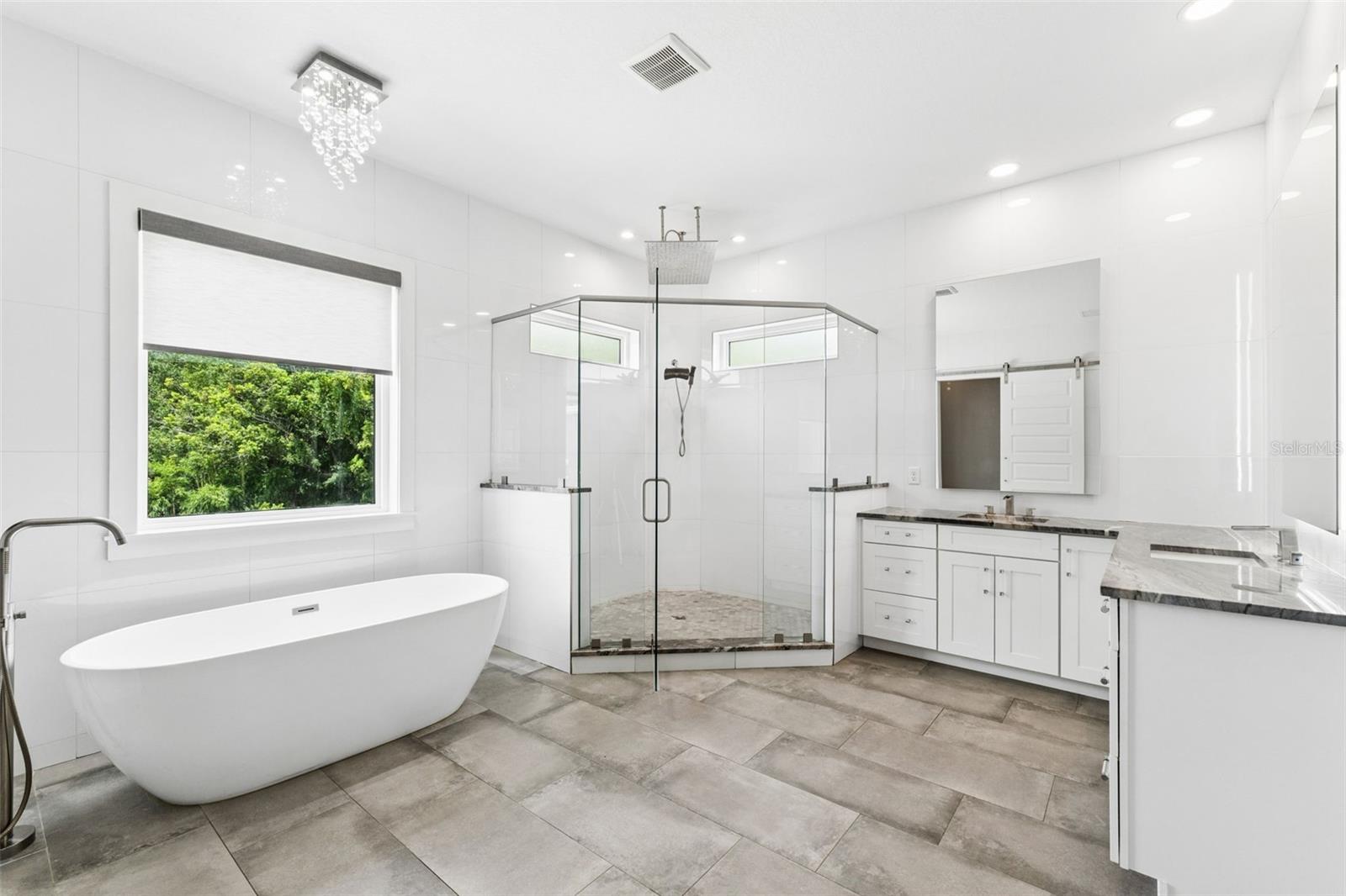O6432145 Property Photo