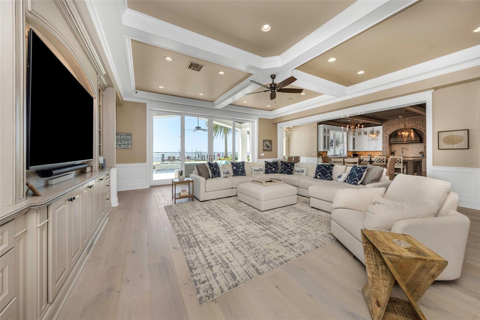 O6432620 Property Photo