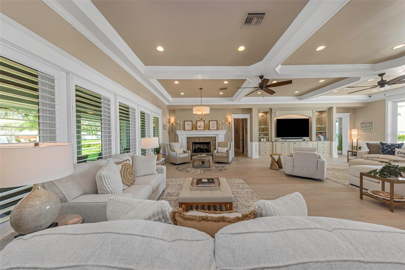 O6432620 Property Photo