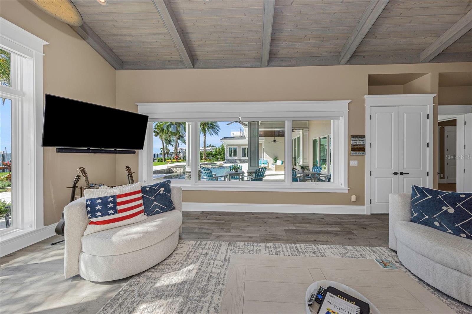 O6432620 Property Photo