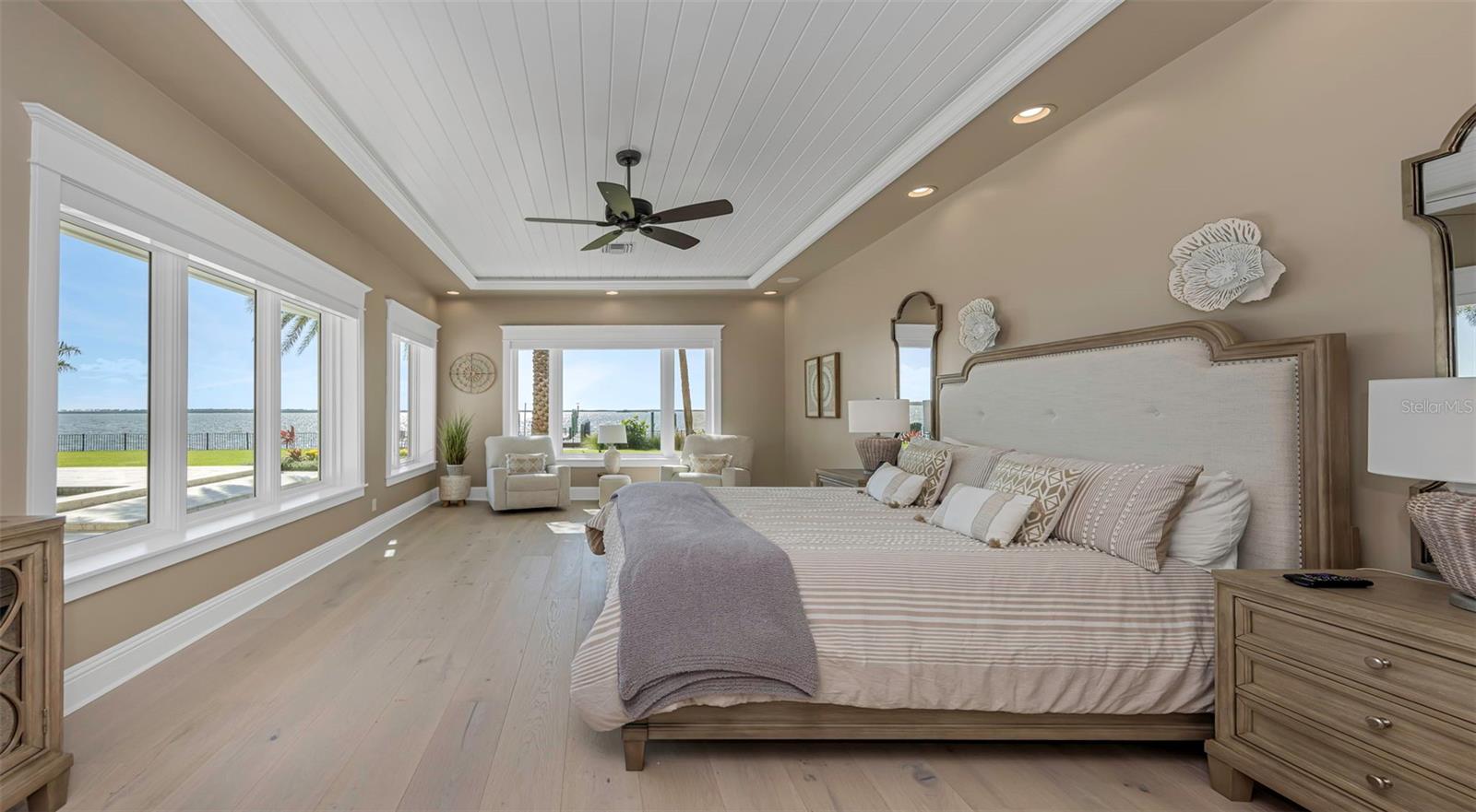 O6432620 Property Photo