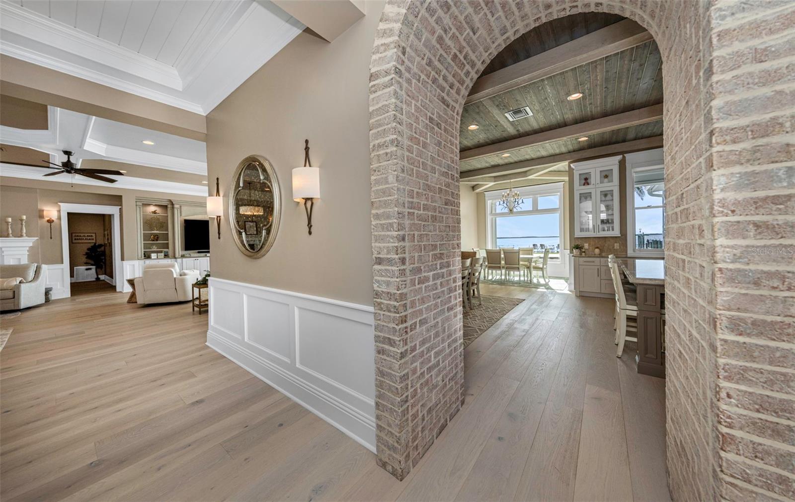O6432620 Property Photo