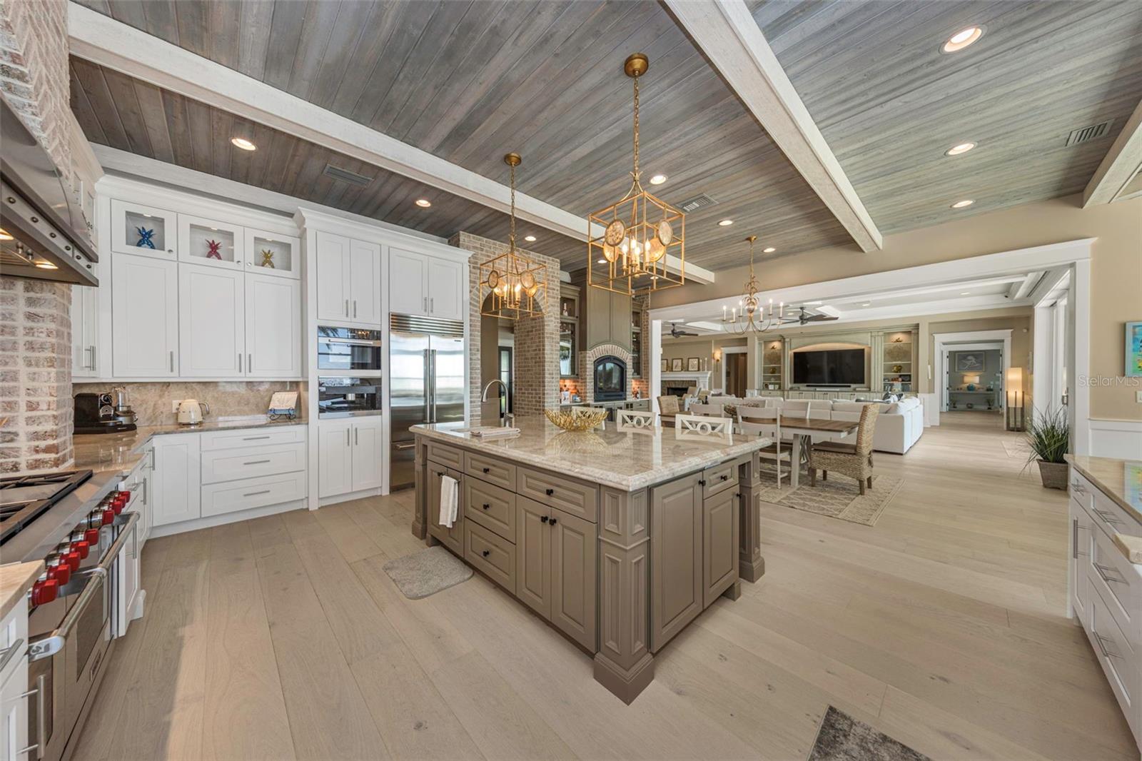 O6432620 Property Photo