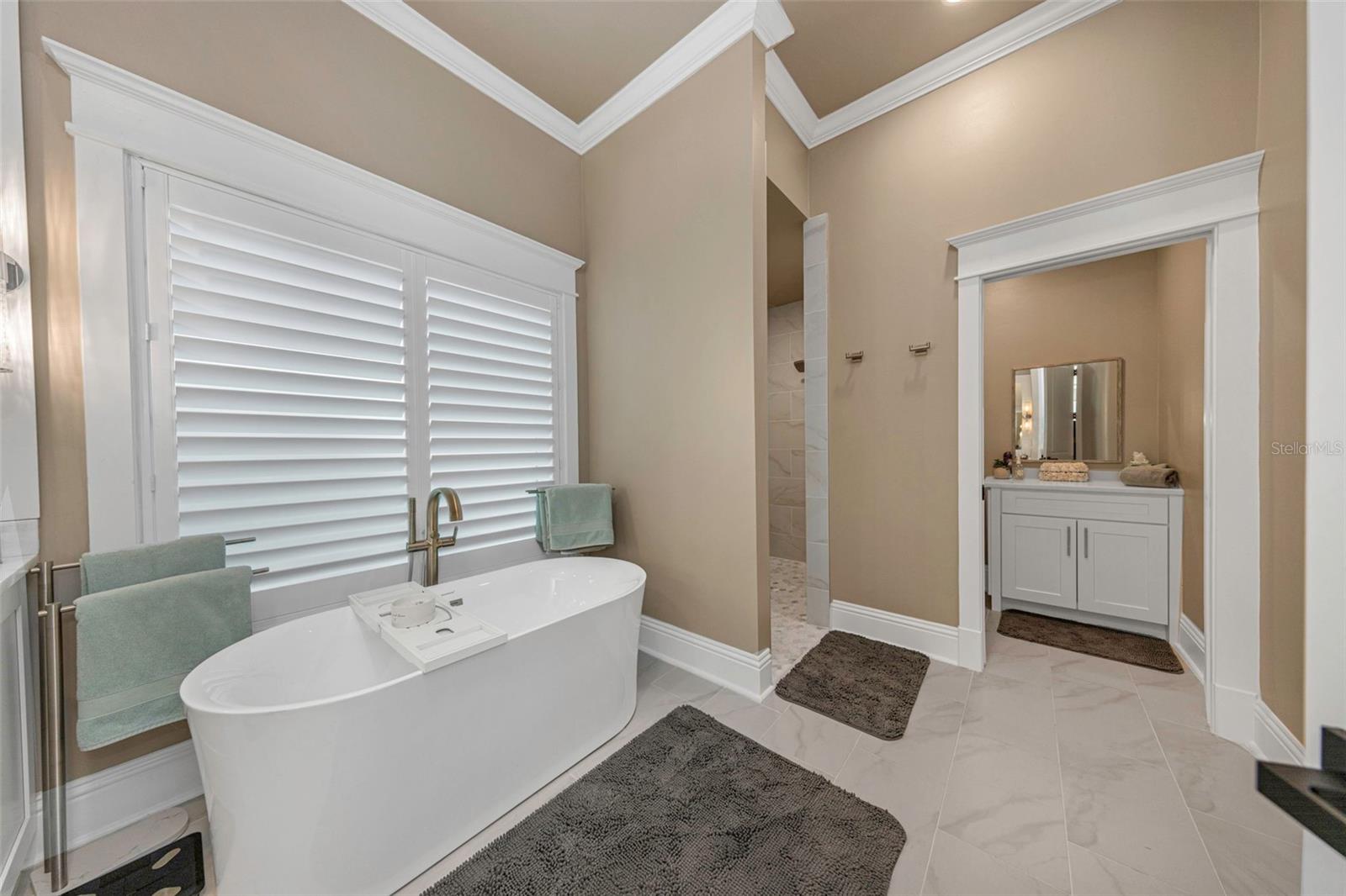 O6432620 Property Photo