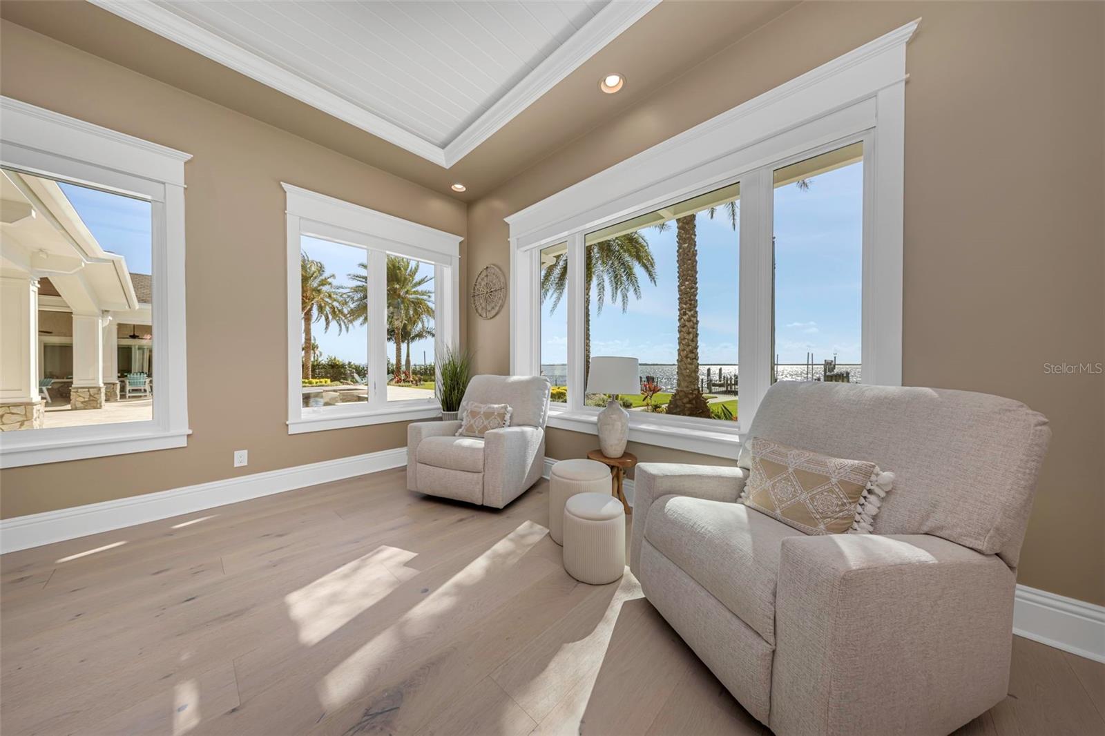 O6432620 Property Photo