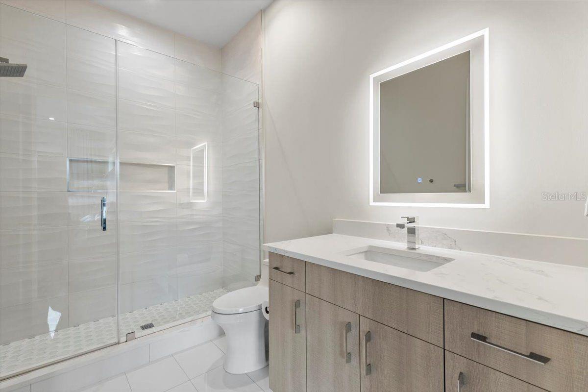 TB8537958 Property Photo