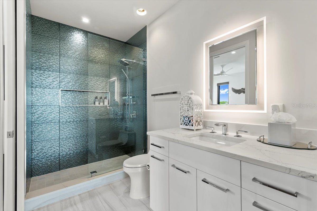 TB8537958 Property Photo