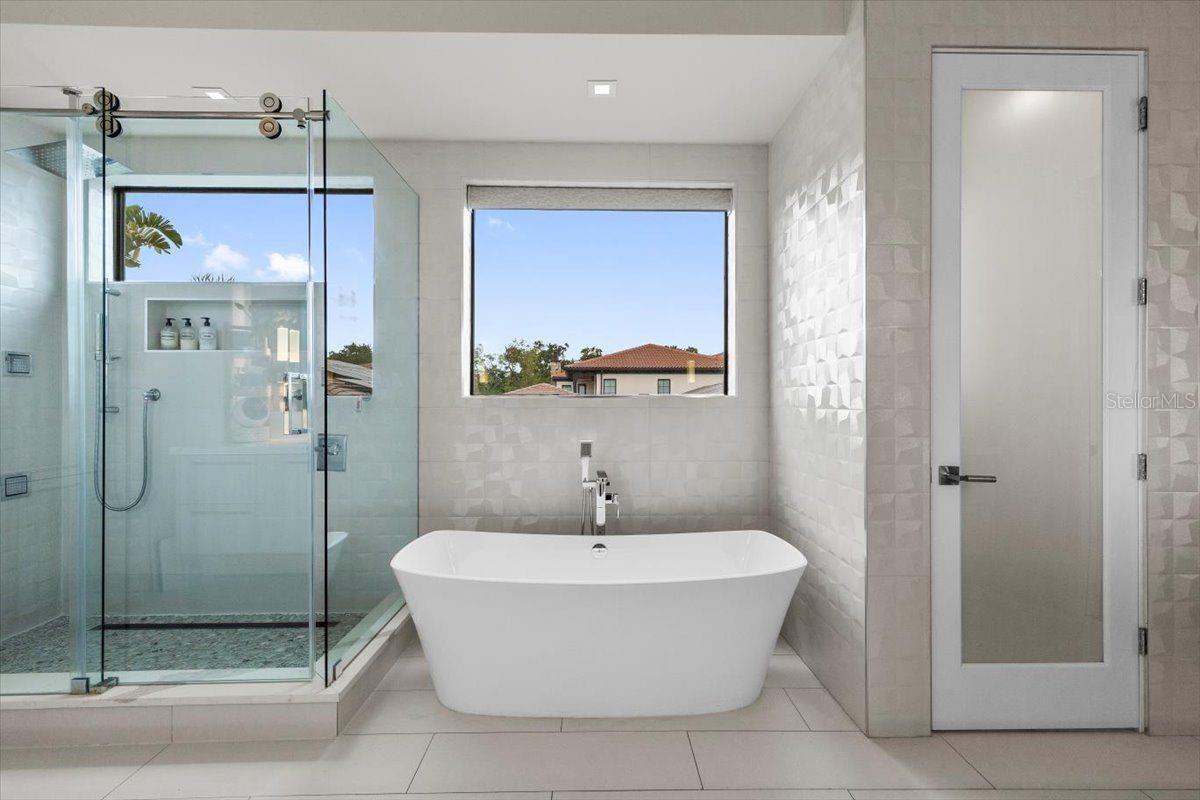TB8537958 Property Photo