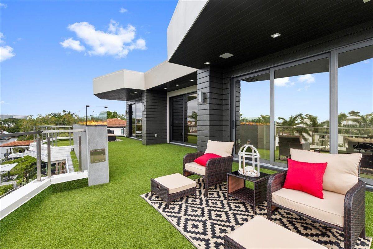 TB8537958 Property Photo