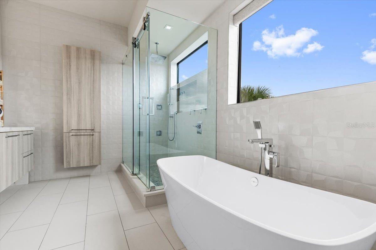 TB8537958 Property Photo