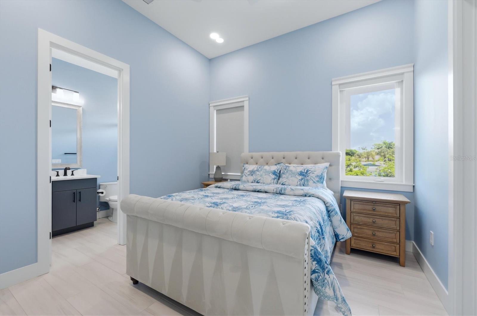 A4702873 Property Photo