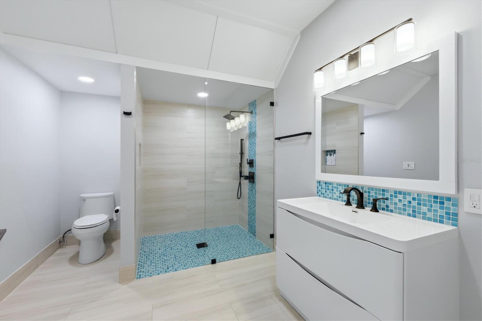 A4702873 Property Photo