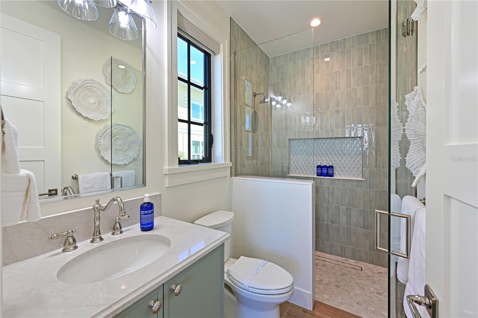 A4702886 Property Photo