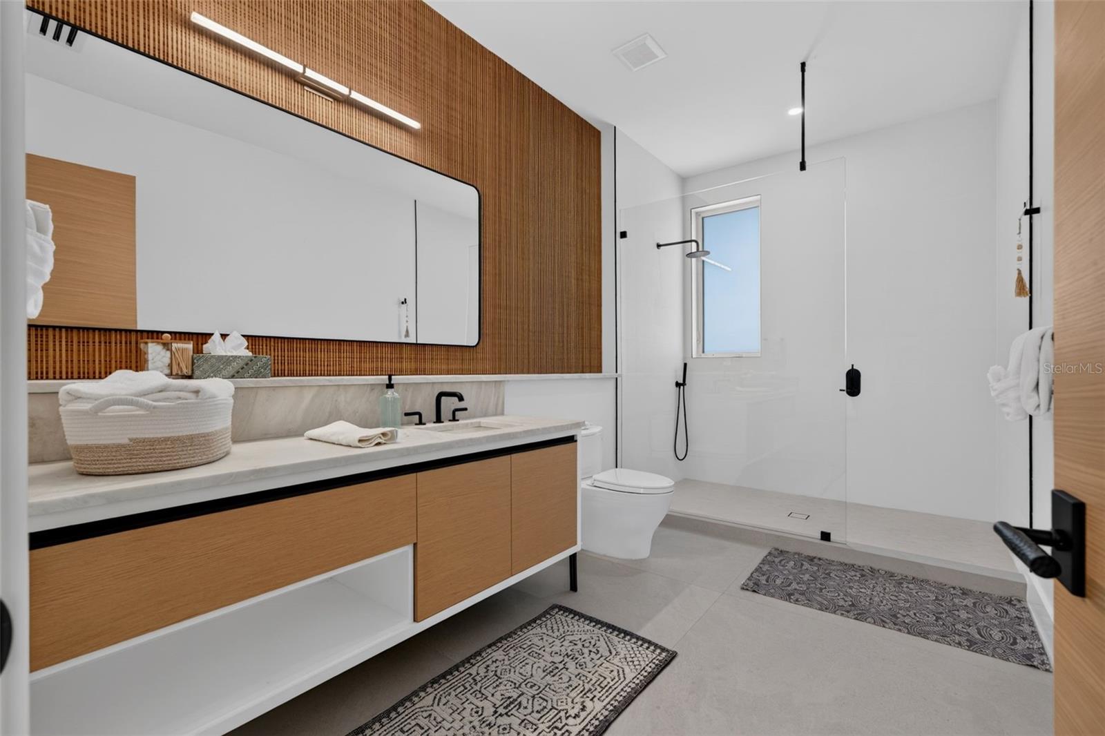 A4703037 Property Photo