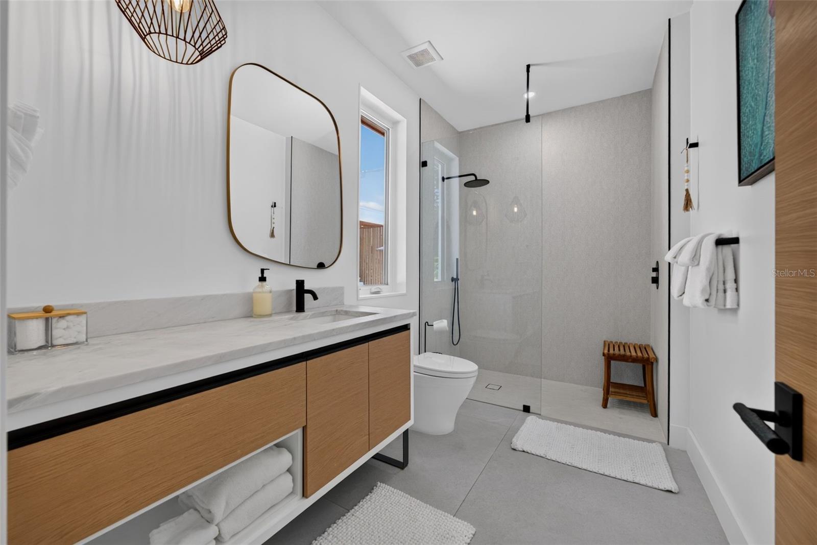 A4703037 Property Photo