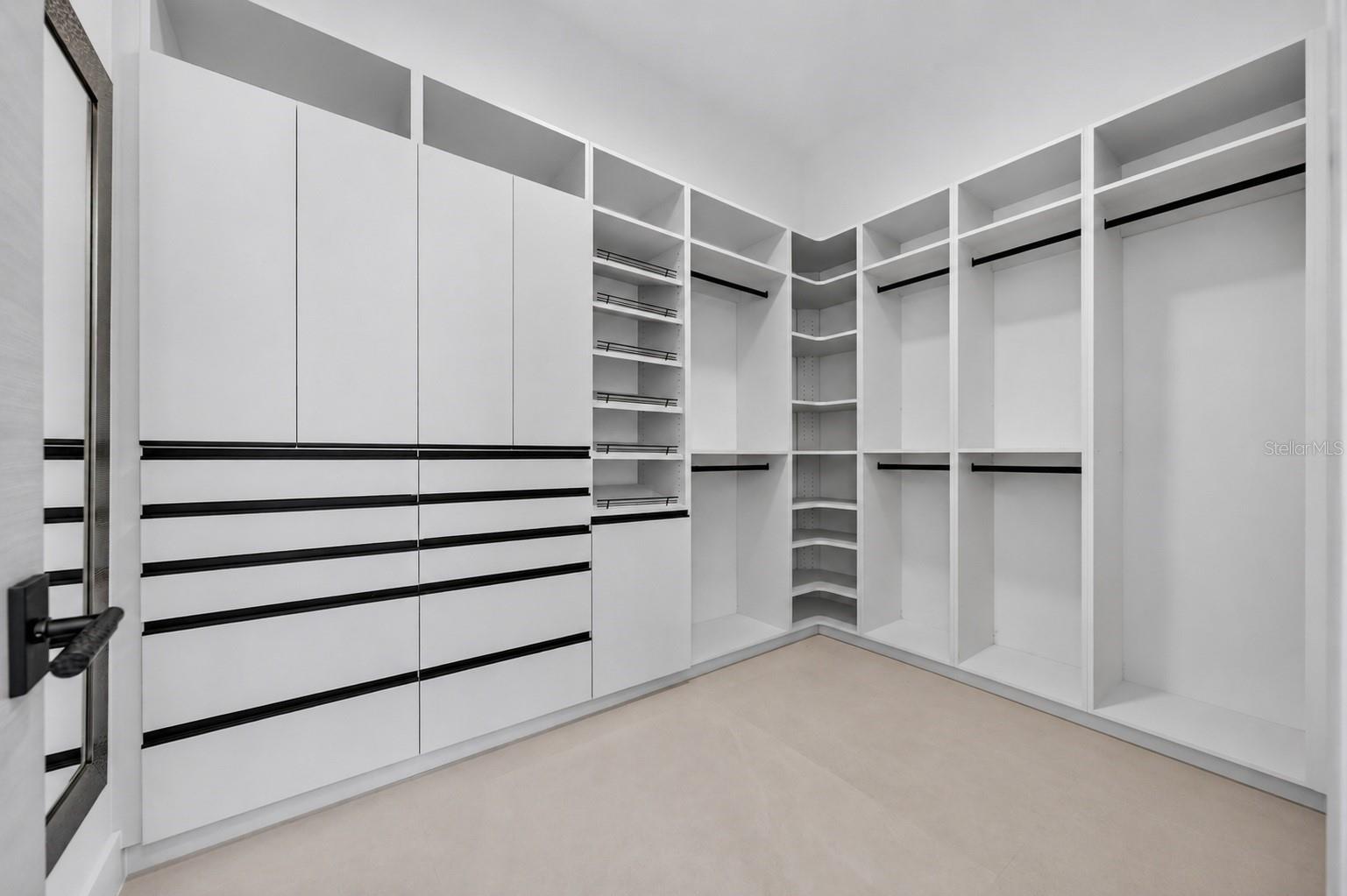 A4703037 Property Photo