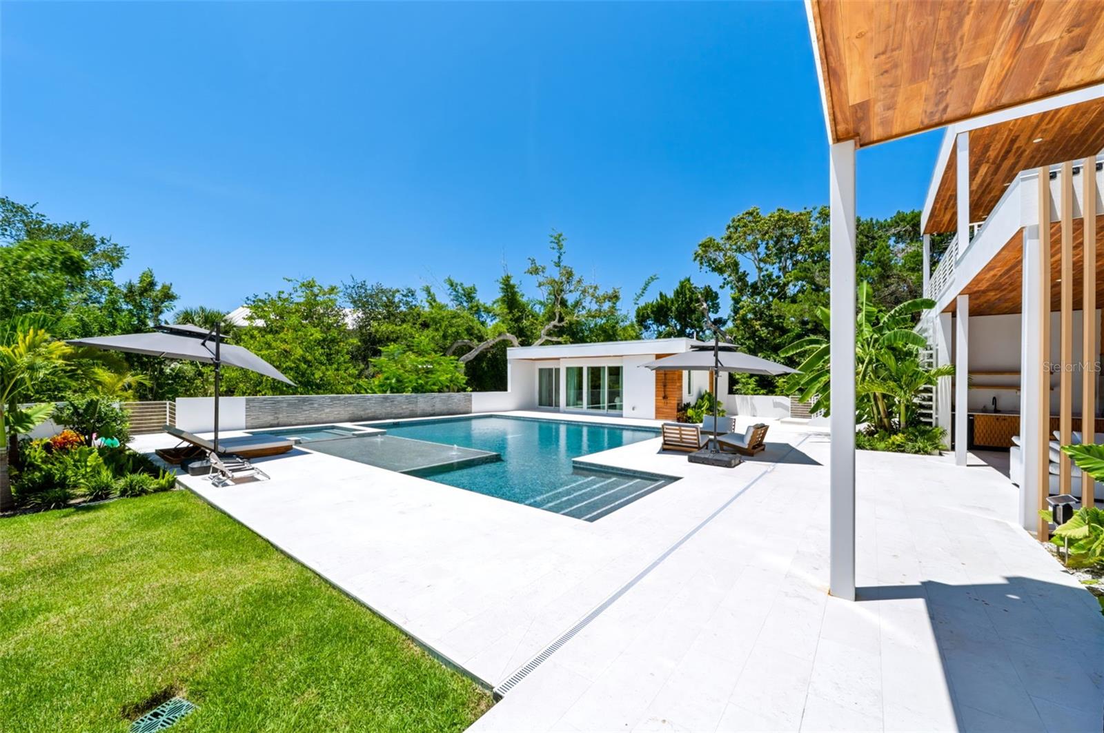 A4703037 Property Photo
