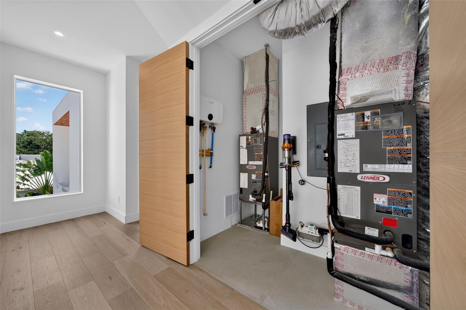 A4703037 Property Photo