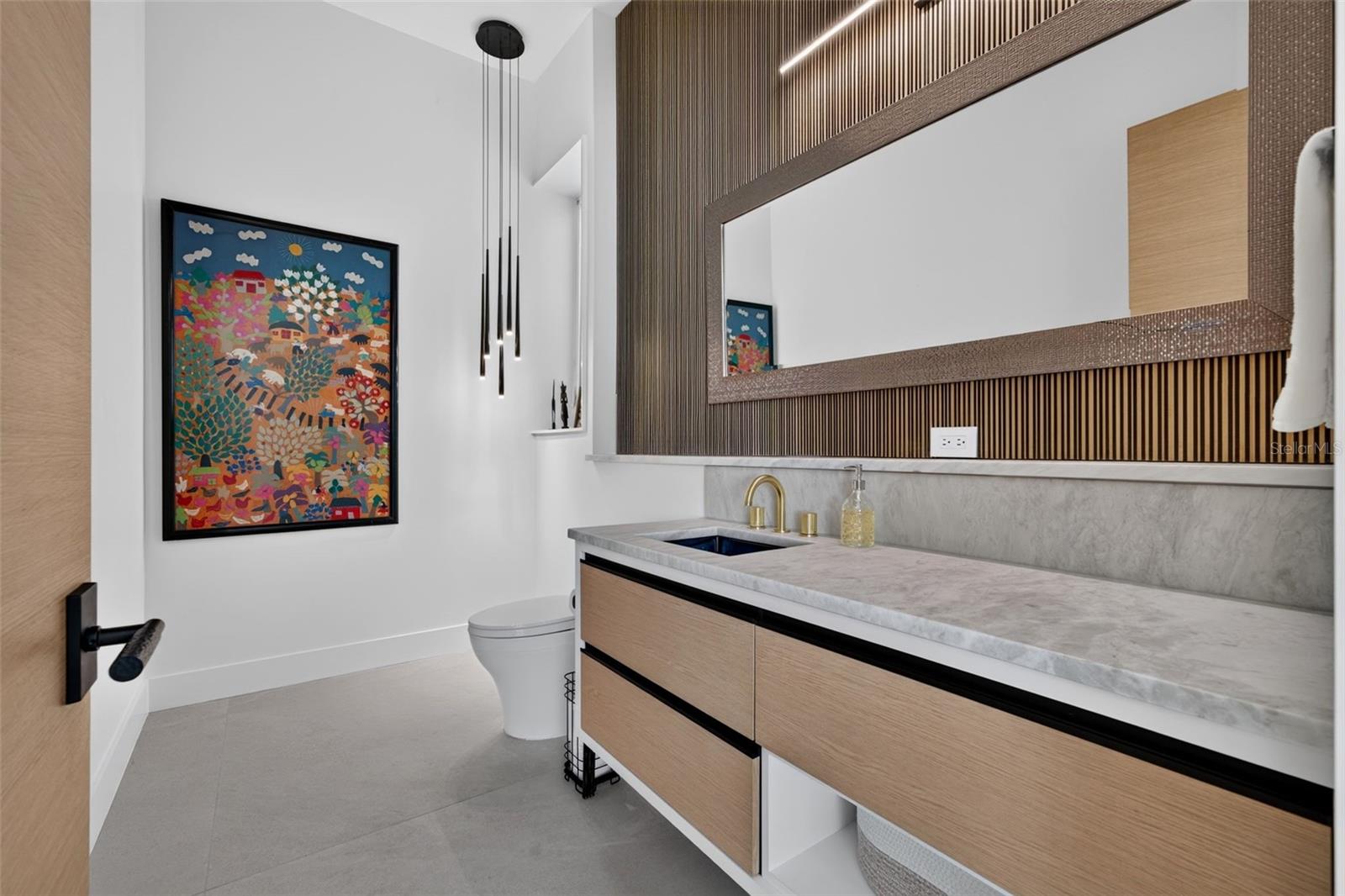 A4703037 Property Photo