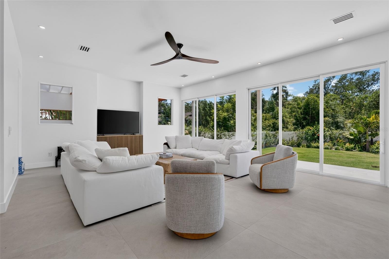 A4703037 Property Photo